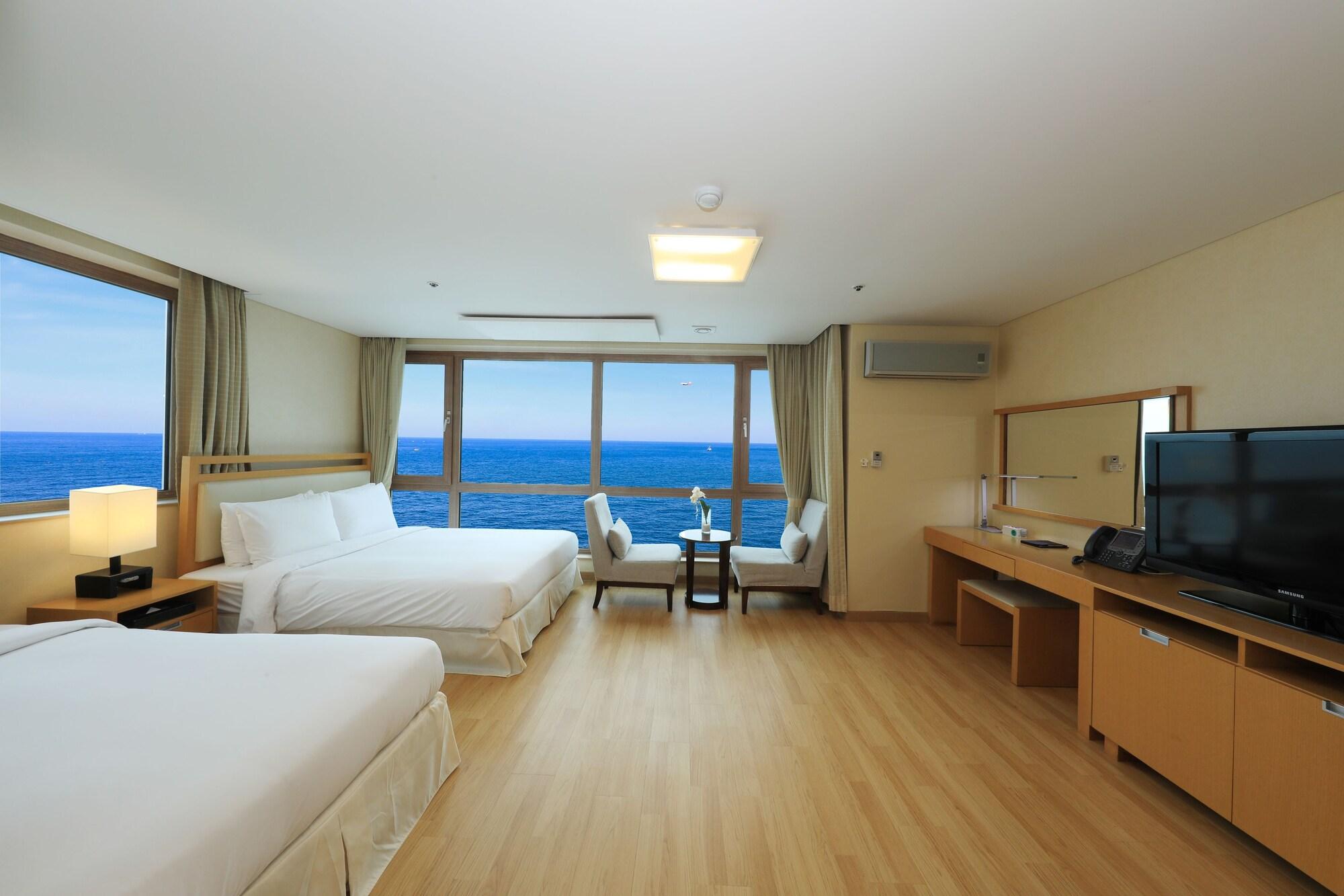 Ocean Suites Jeju Hotel Exteriör bild